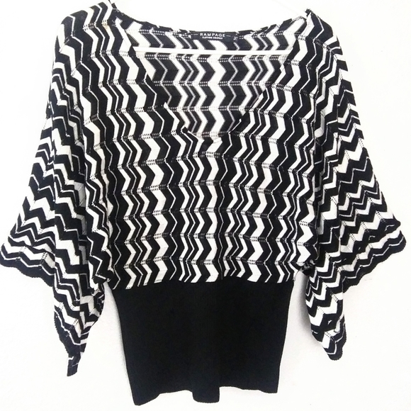 Rampage crochet semi sheer zigzag batwing sleeve top Size Medium - Picture 8 of 13